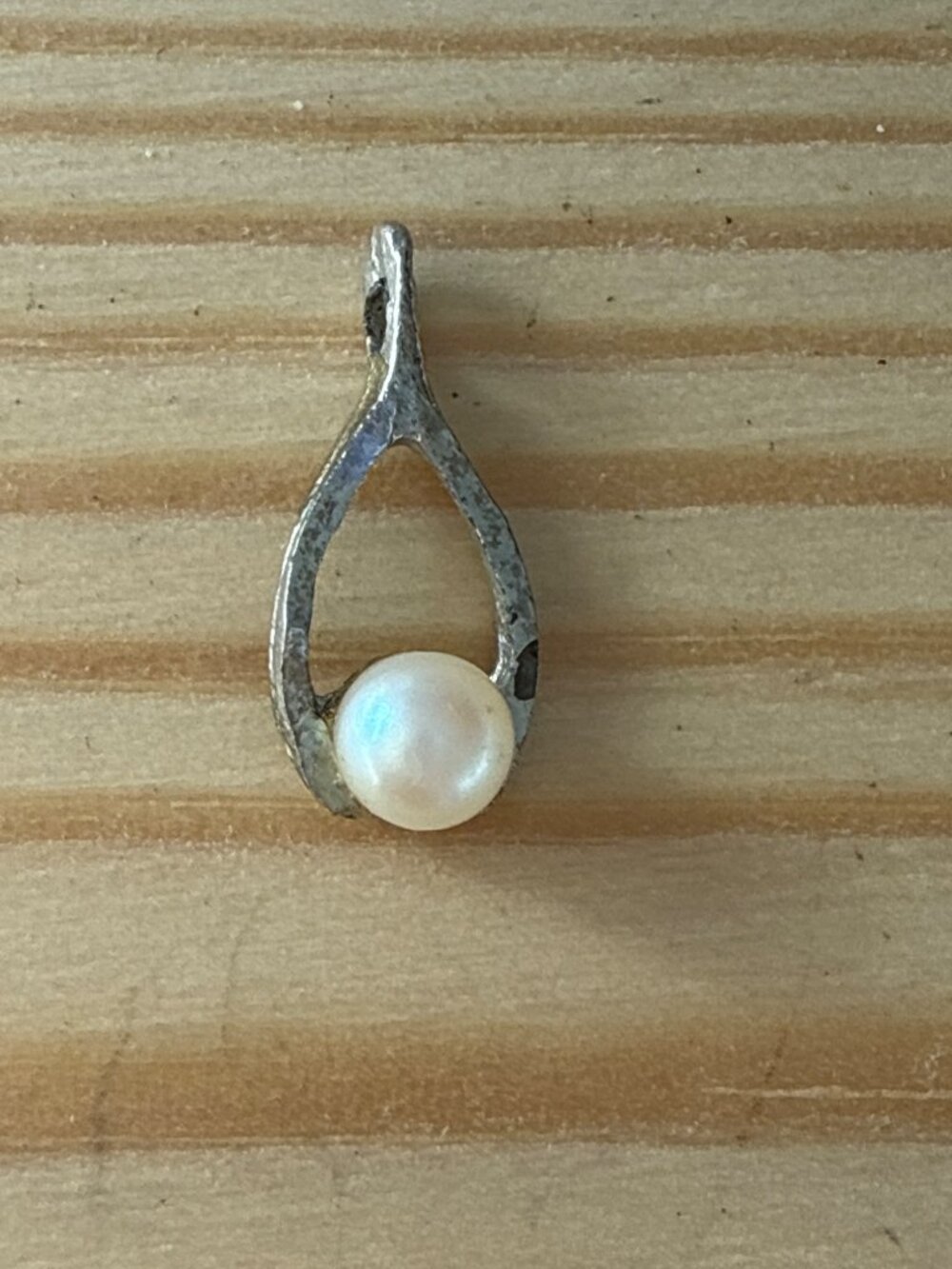 Silver Tone Pearl Wishbone Pendant Coquette Teardrop Modernist Minimalist Dainty